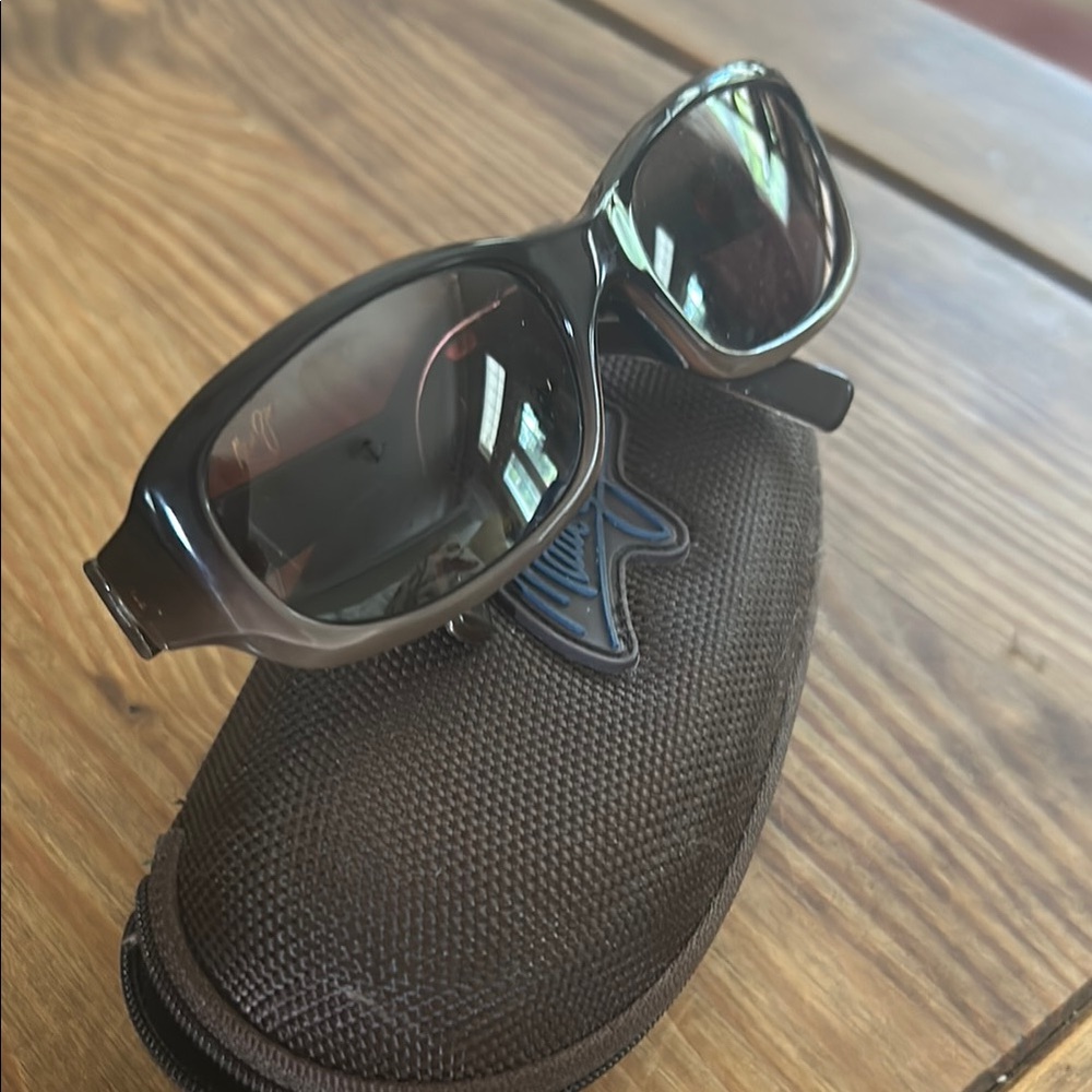 Maui Jim Brown Sunglasses with Case
